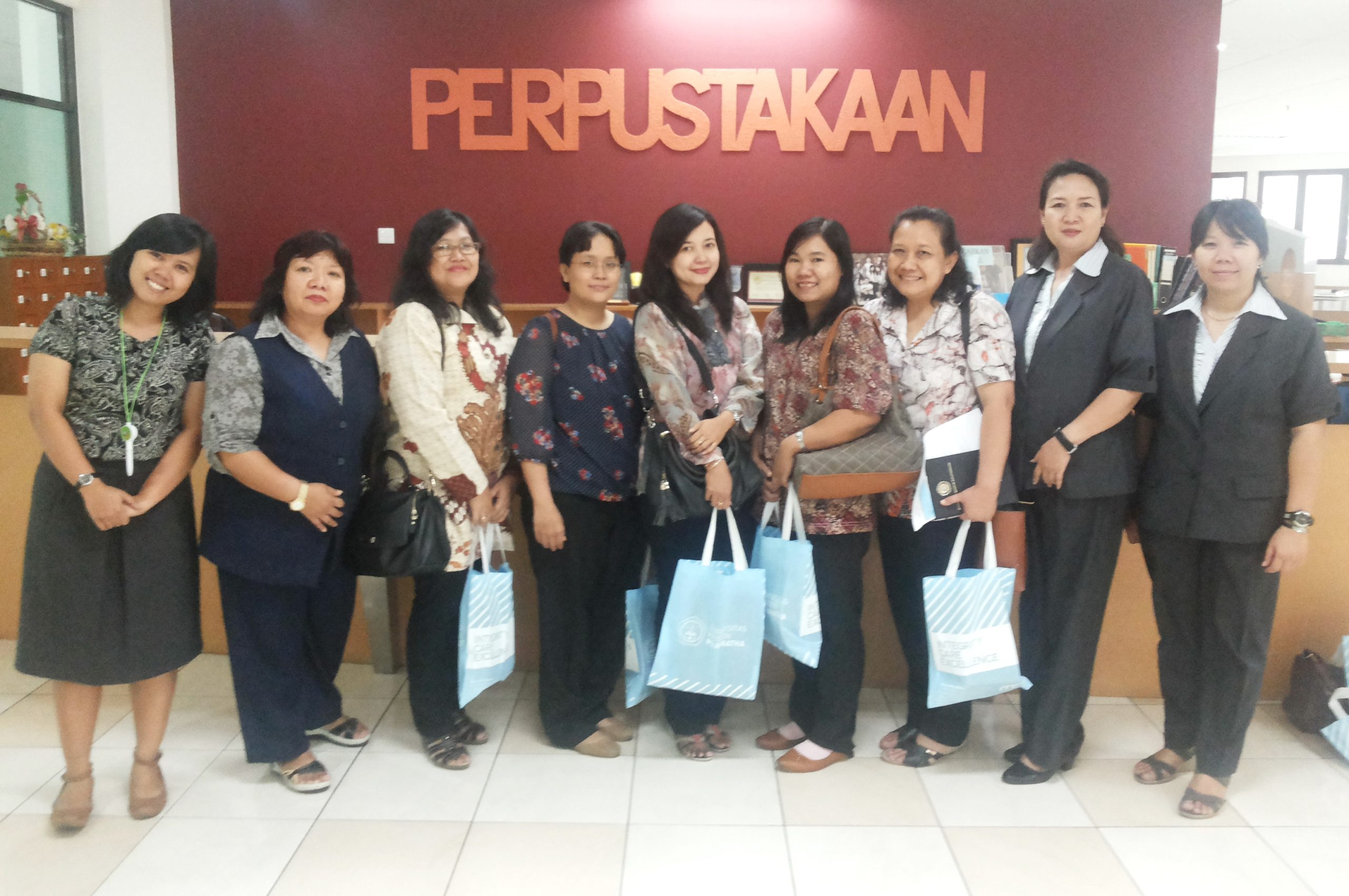Gambar 1 – STUDI BANDING KE PERPUSTAKAAN UNIVERSITAS KRISTEN MARANATHA BANDUNG